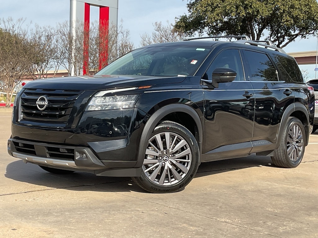 Used 2023 Nissan Pathfinder SL SUV