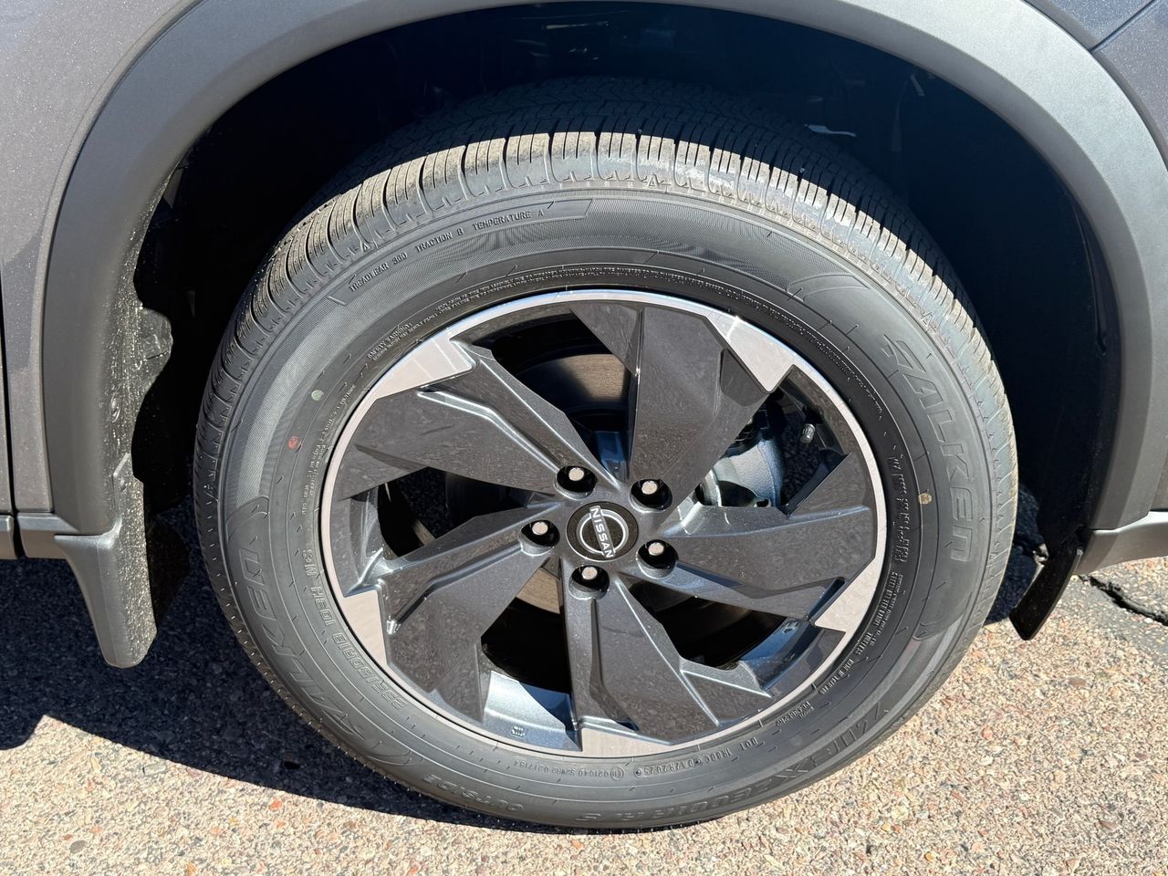 2026 Nissan Rogue SV - Photo 8