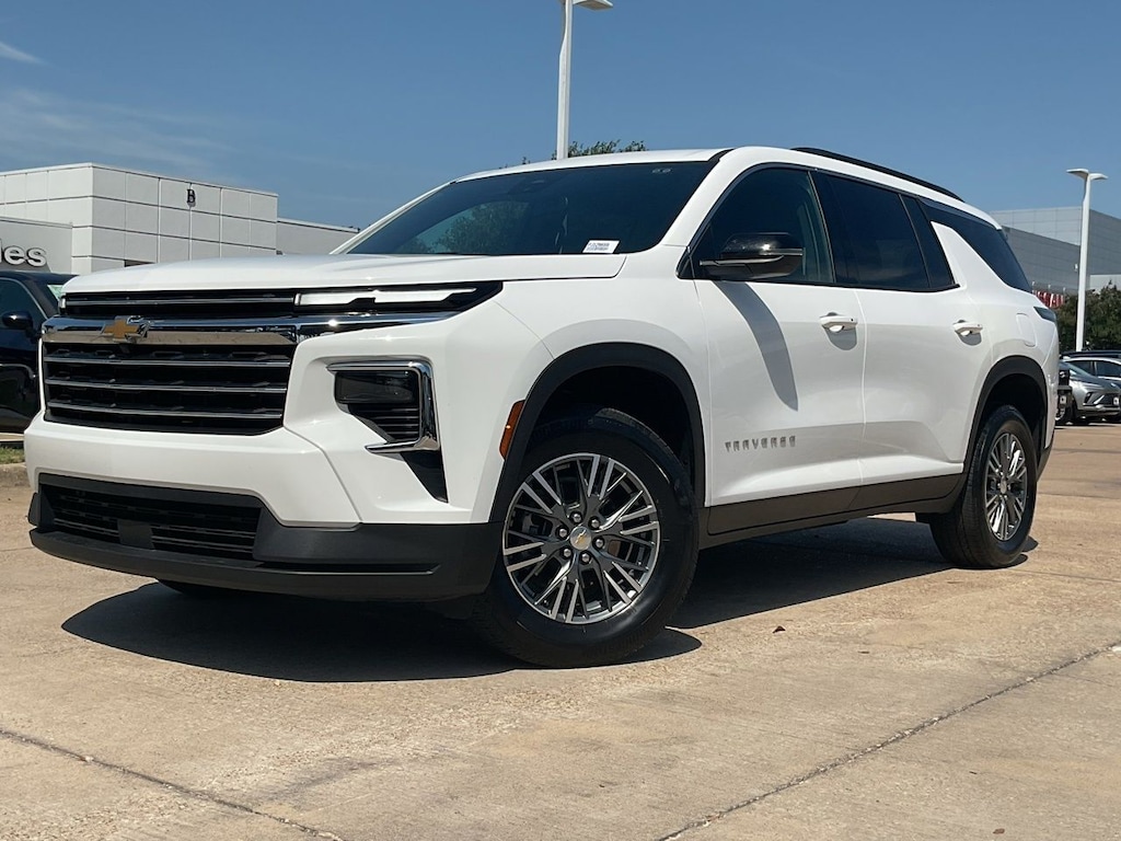 Used 2025 Chevrolet Traverse LT SUV