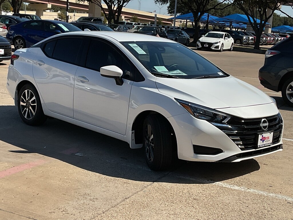 New 2025 Nissan Versa 1.6 SV Sedan