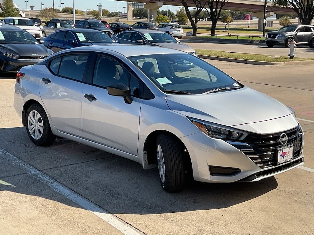 New 2025 Nissan Versa 1.6 S Sedan