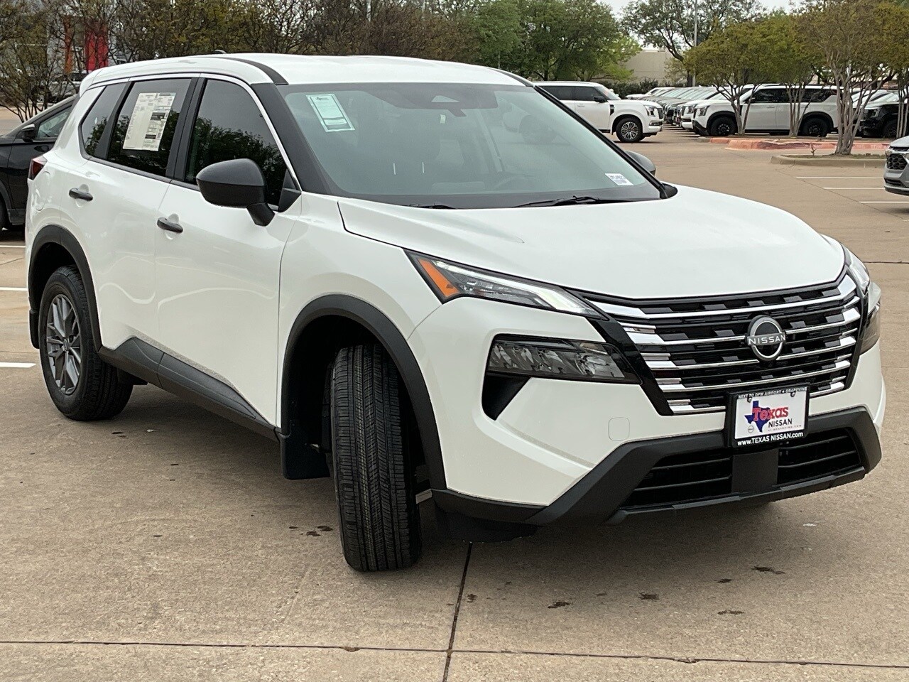 2025 Nissan Rogue S photo 4
