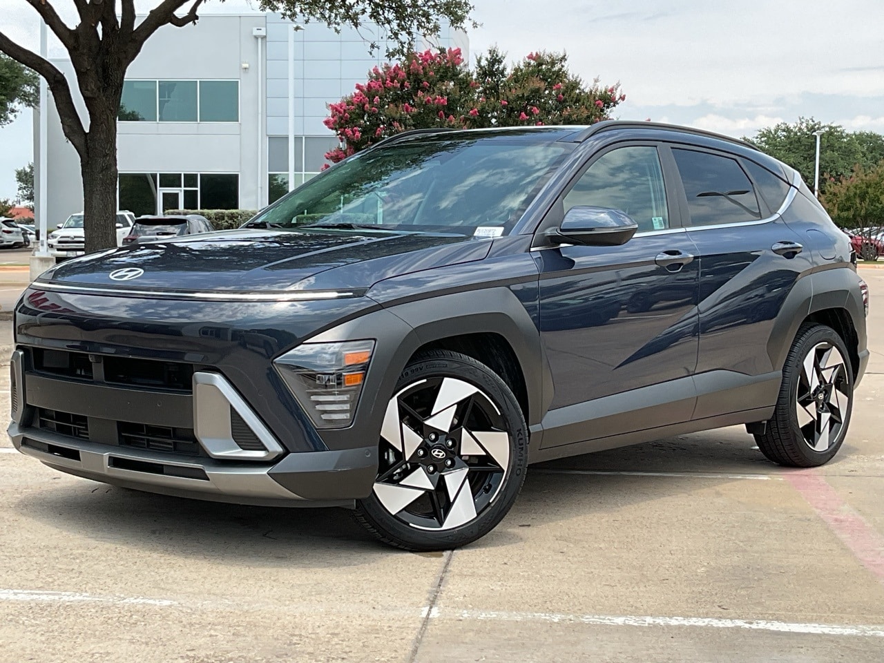 Used 2024 Hyundai Kona Limited with VIN KM8HE3A31RU120972 for sale in Irving, TX
