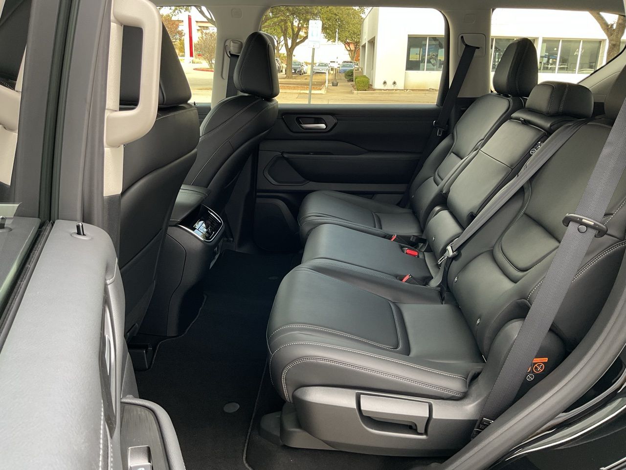 2026 Nissan Armada SV - Photo 13