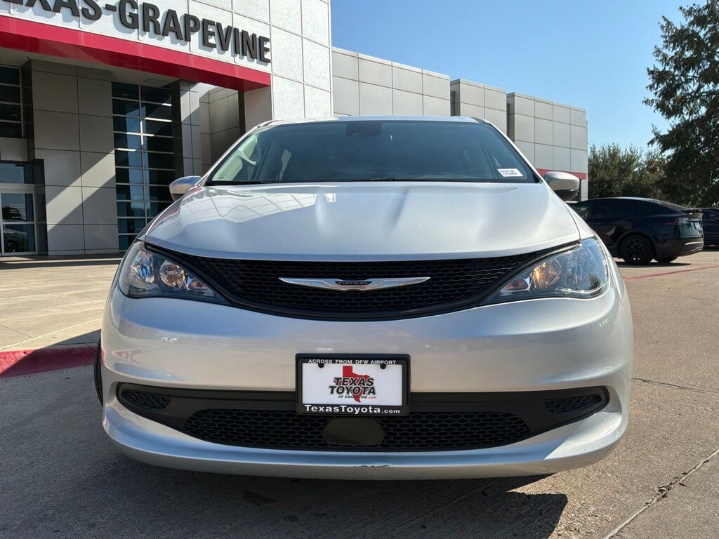 Used 2023 Chrysler