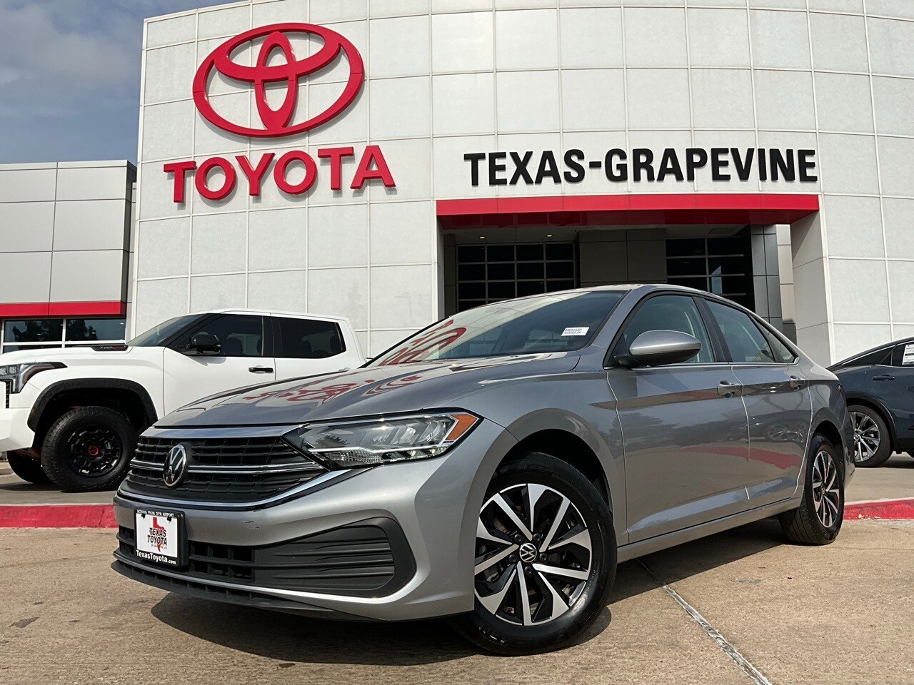 2024 Volkswagen Jetta 1.5T S photo 2