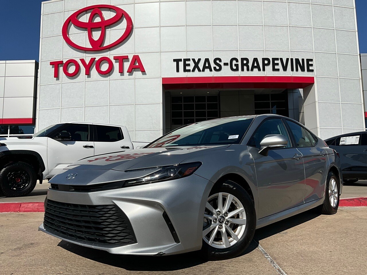 2025 Toyota Camry LE photo 2