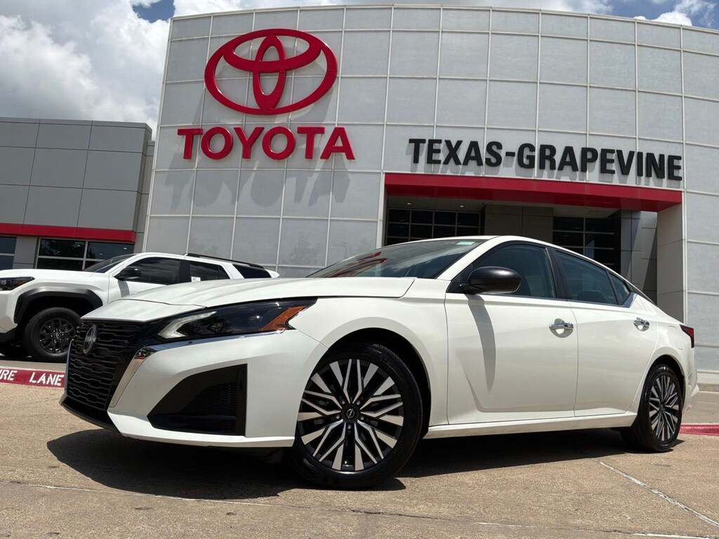 Used 2025 Nissan