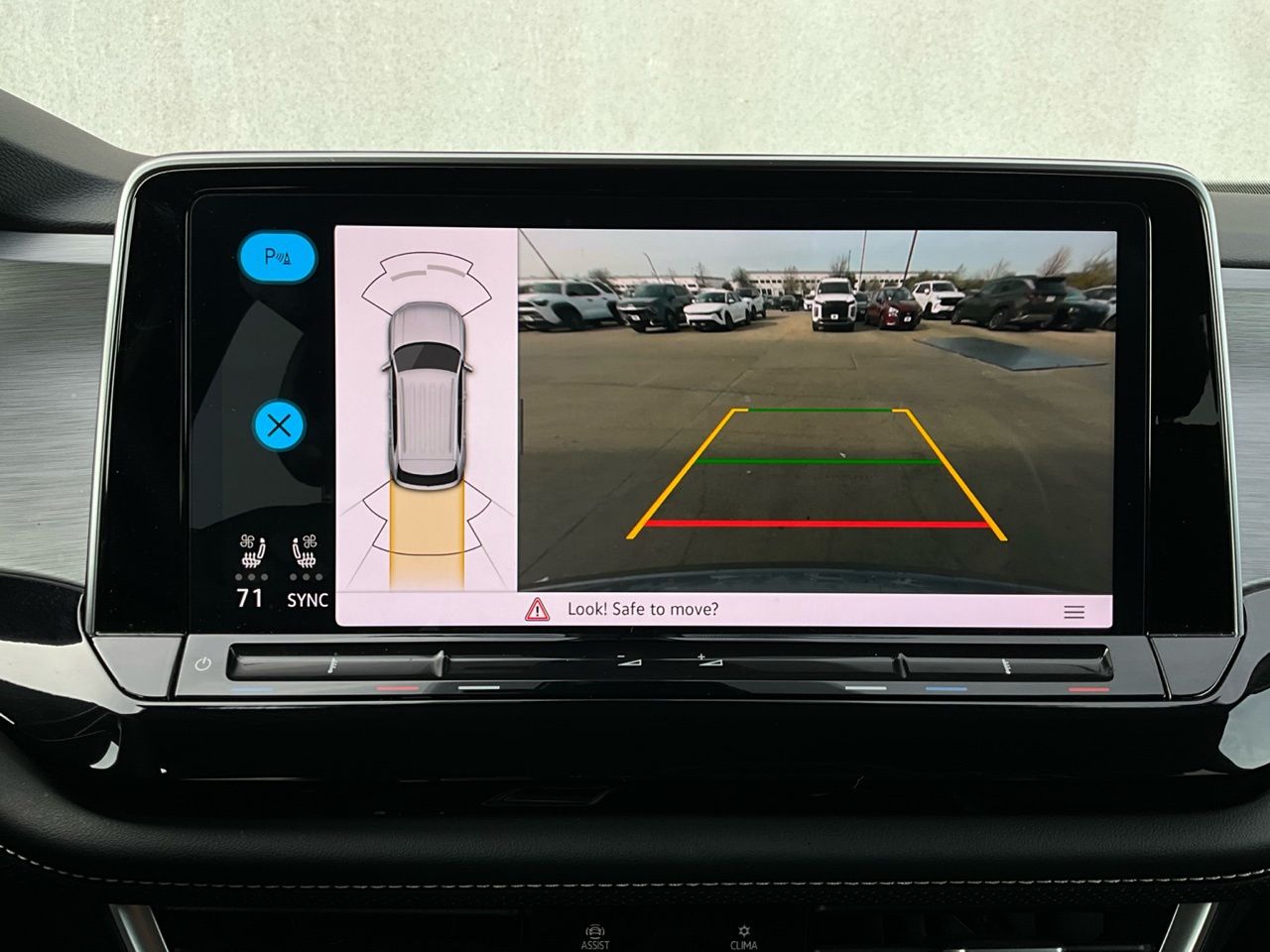 2025 Volkswagen Atlas Cross Sport SE w/Tech - Photo 32