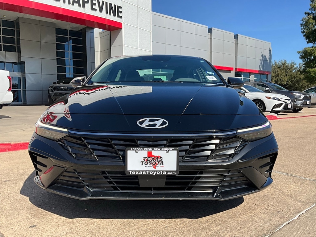 Used 2025 Hyundai Elantra SEL Convenience Sedan