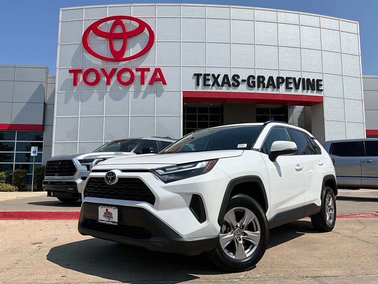 Used 2023 Toyota RAV4 XLE with VIN 2T3P1RFV6PW365582 for sale in Grapevine, TX