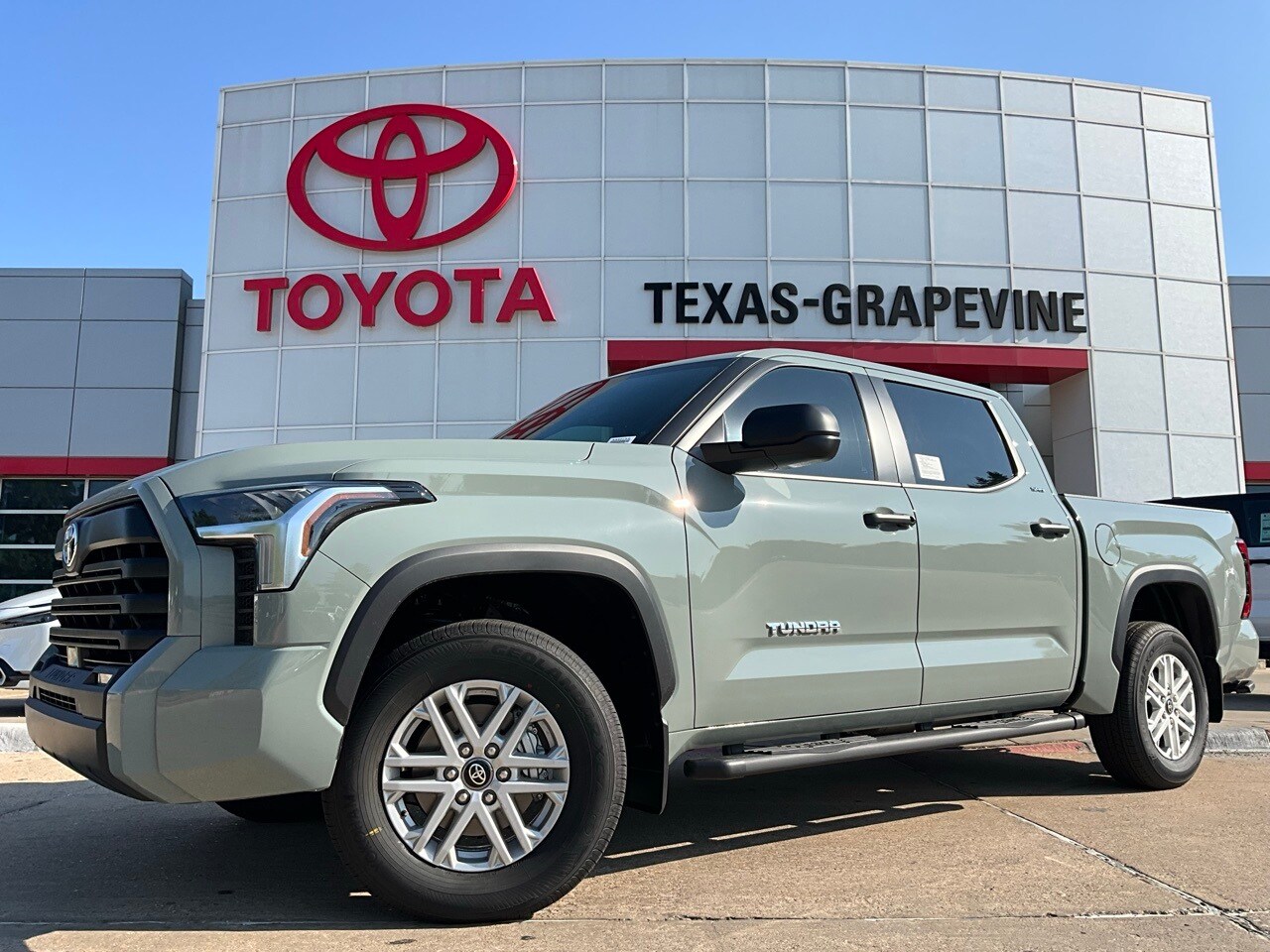 2026 Toyota Tundra SR5 CrewMax photo 2