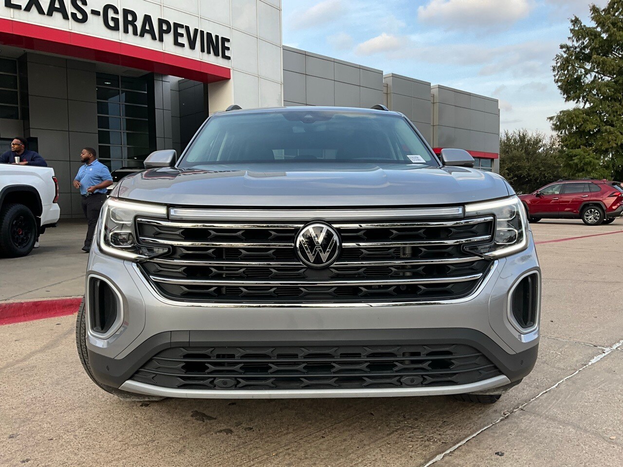 2025 Volkswagen Atlas SE Technology photo 3