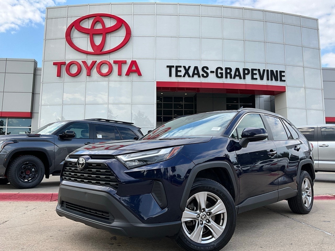 Used 2023 Toyota RAV4 XLE with VIN 2T3W1RFV6PW257099 for sale in Grapevine, TX