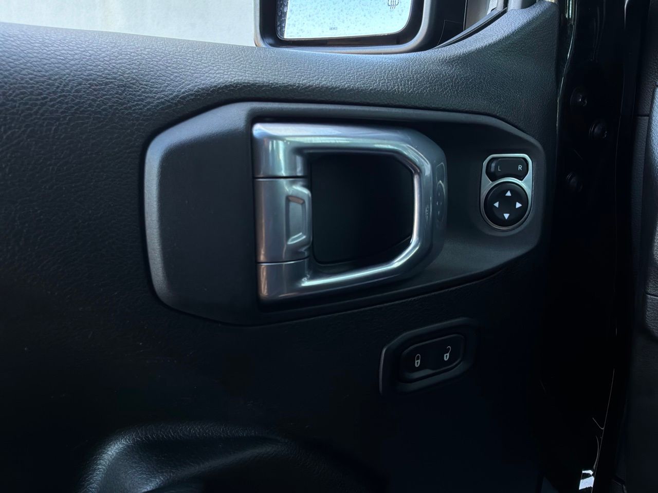 2025 Jeep Wrangler 4-Door Sport S - Photo 19