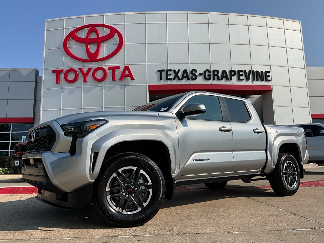 2025 Toyota Tacoma TRD Sport photo 2