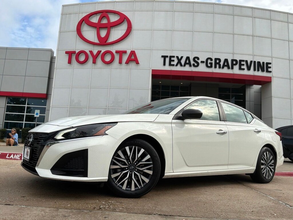 Used 2025 Nissan