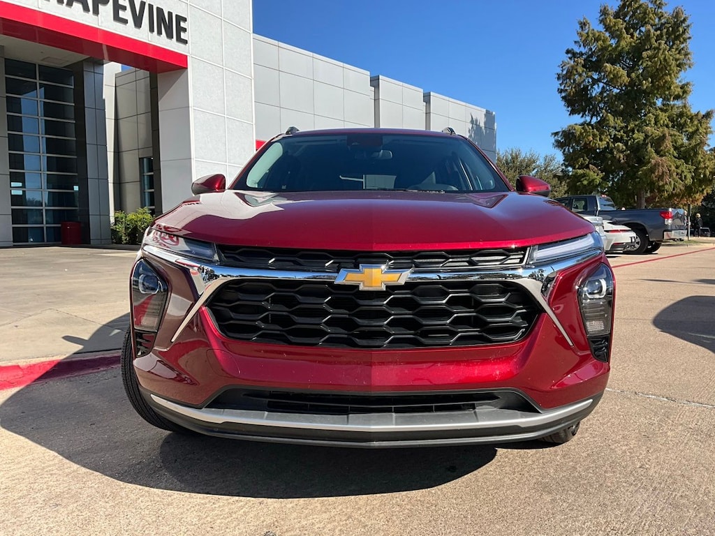 Used 2025 Chevrolet Trax LT SUV