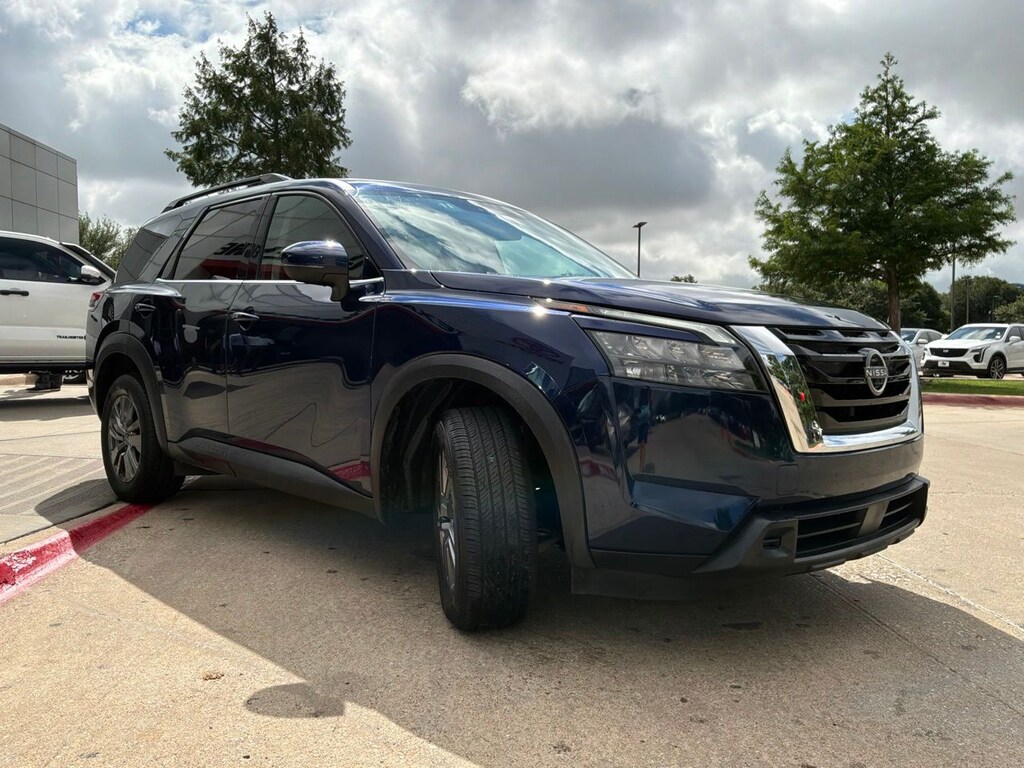Used 2025 Nissan Pathfinder SV SUV