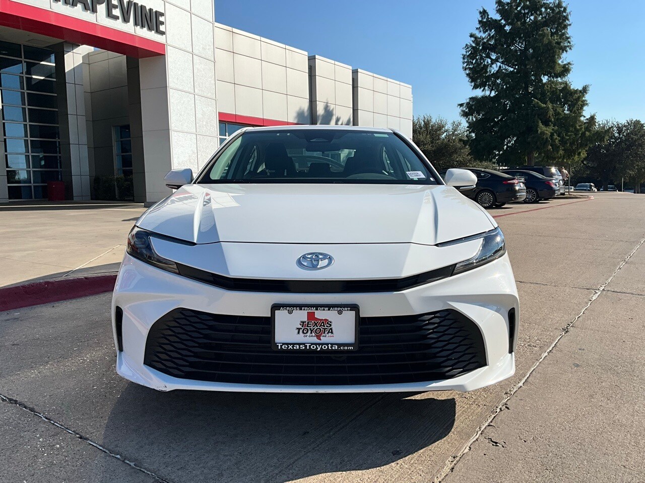 2025 Toyota Camry LE photo 3