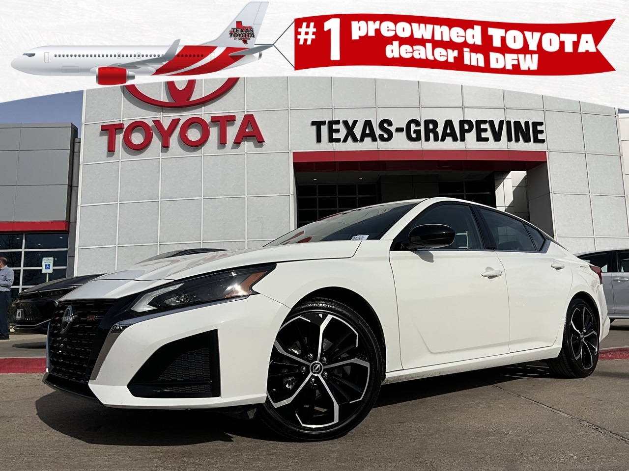 2025 Nissan Altima SR's photo