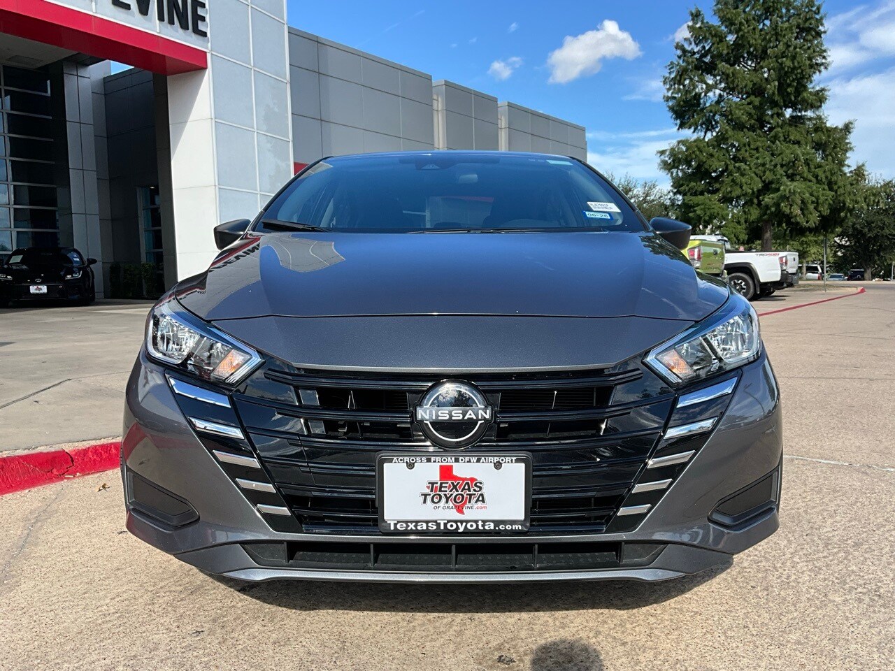 2024 Nissan Versa 1.6 S photo 3