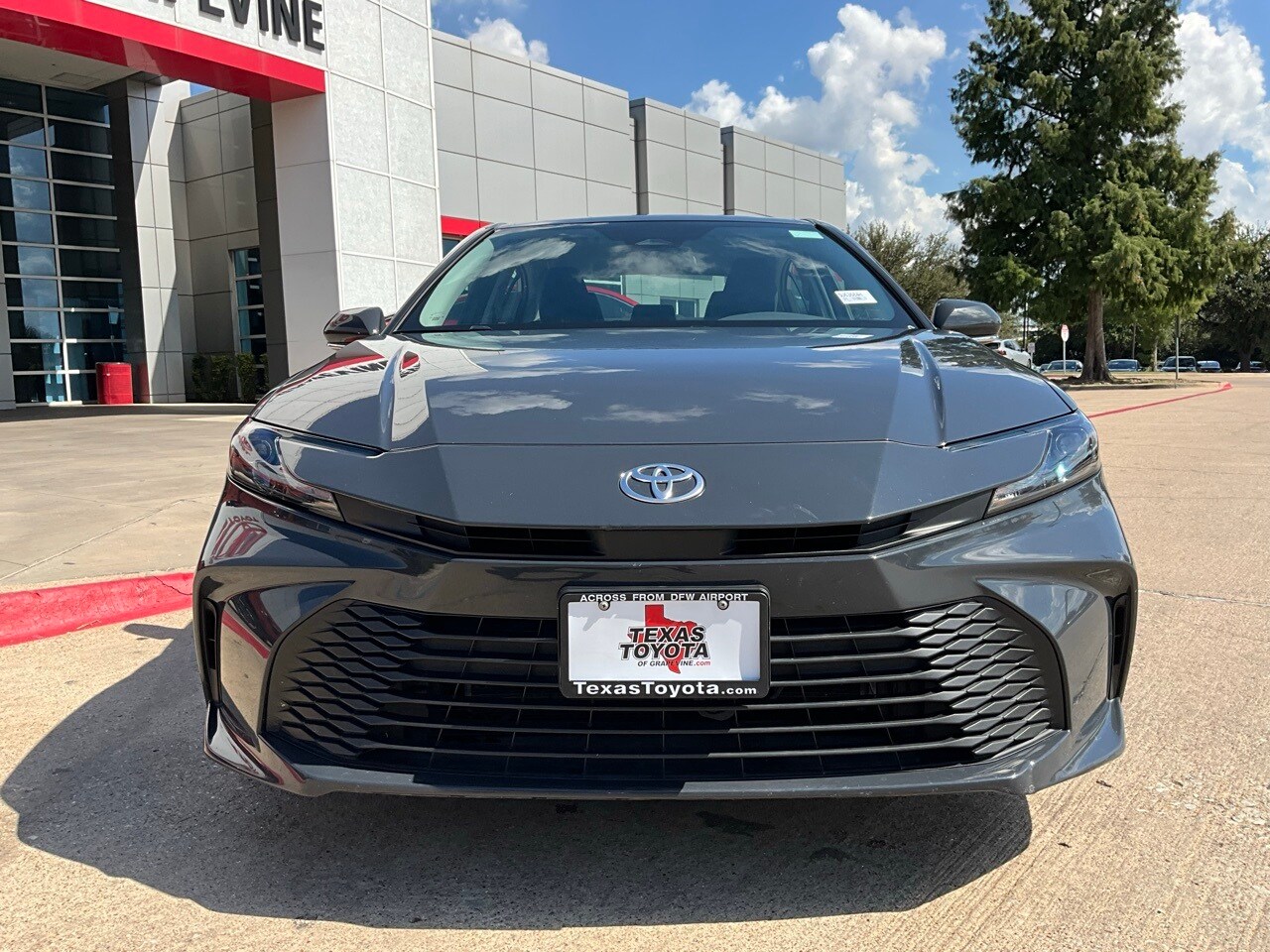 2025 Toyota Camry LE photo 3