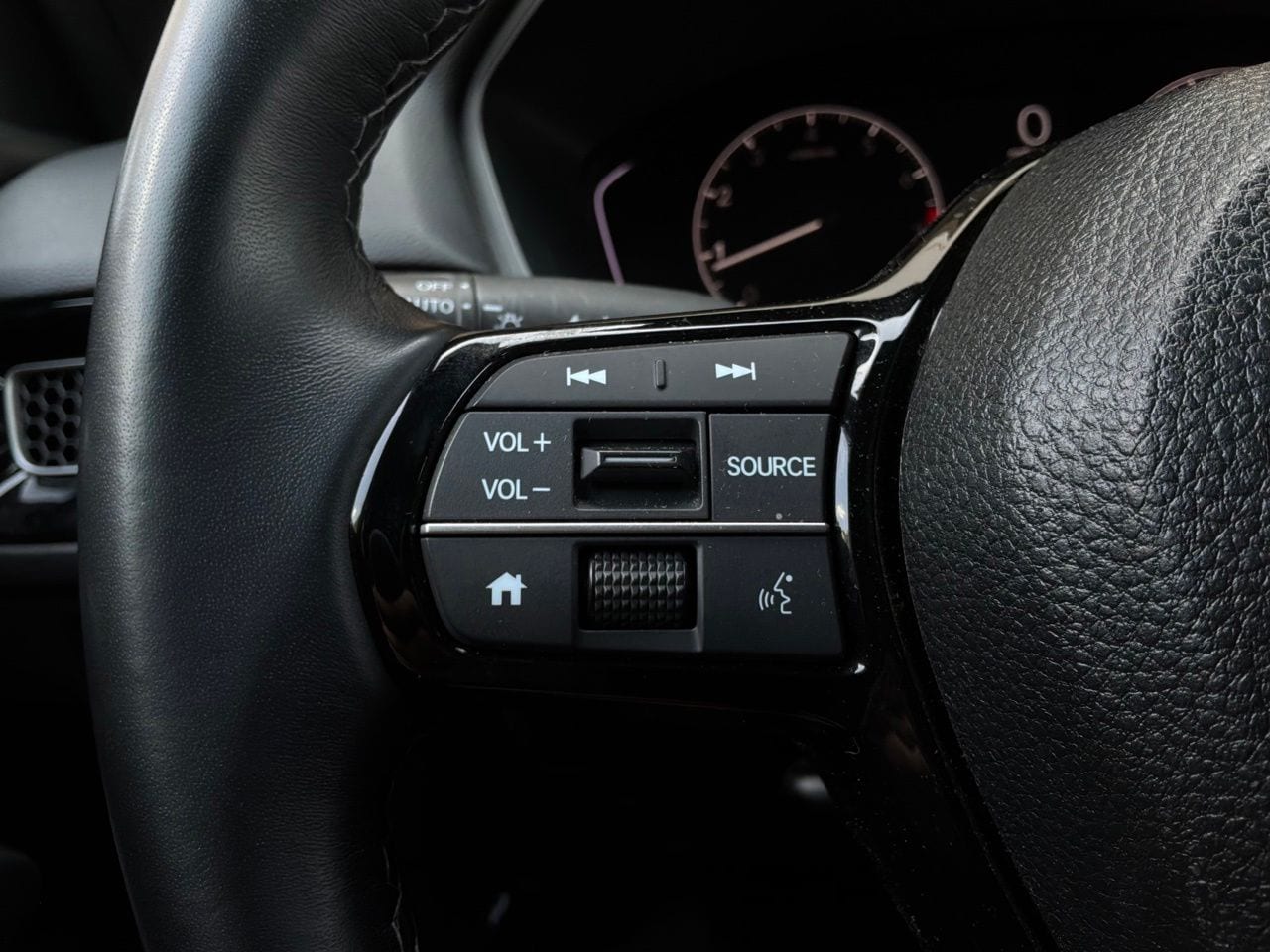 2025 Honda Civic Hatchback Sport - Photo 30