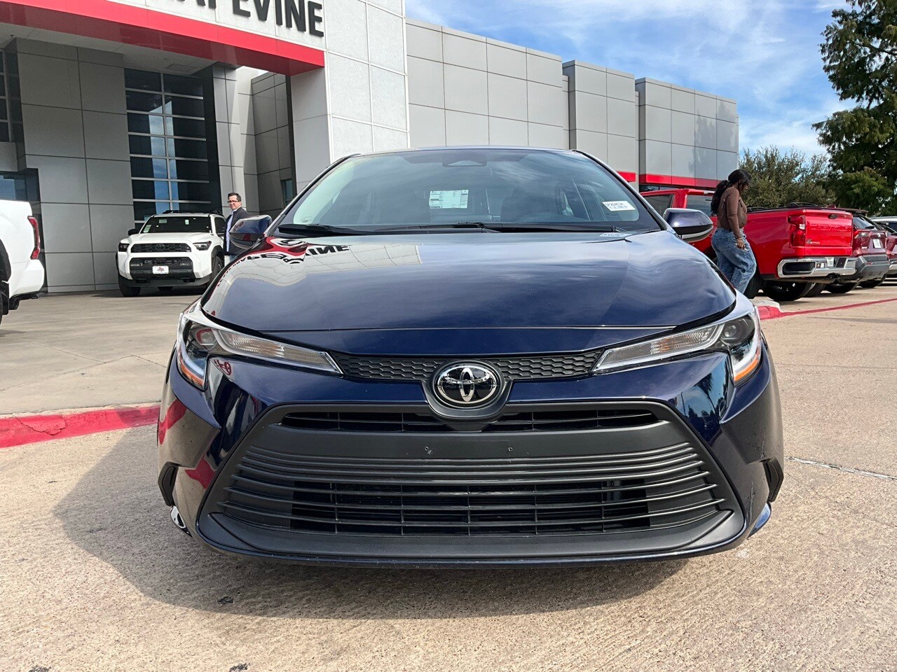 2025 Toyota Corolla LE photo 3