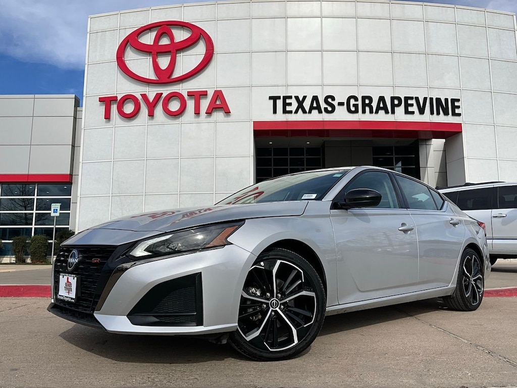 Used 2025 Nissan Altima 2.5 SR Sedan