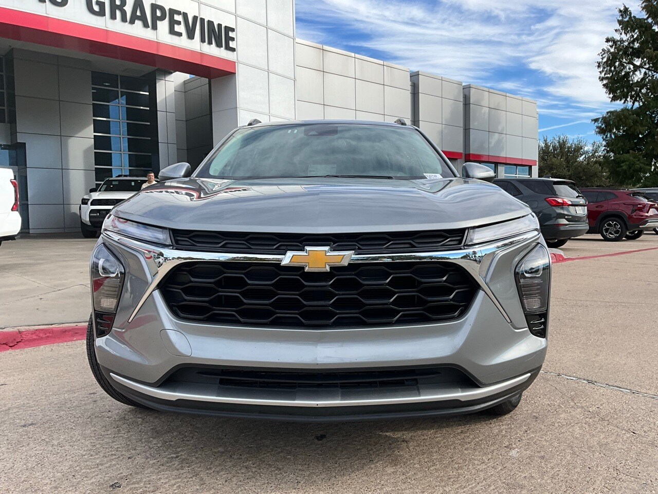 2025 Chevrolet Trax LT photo 3