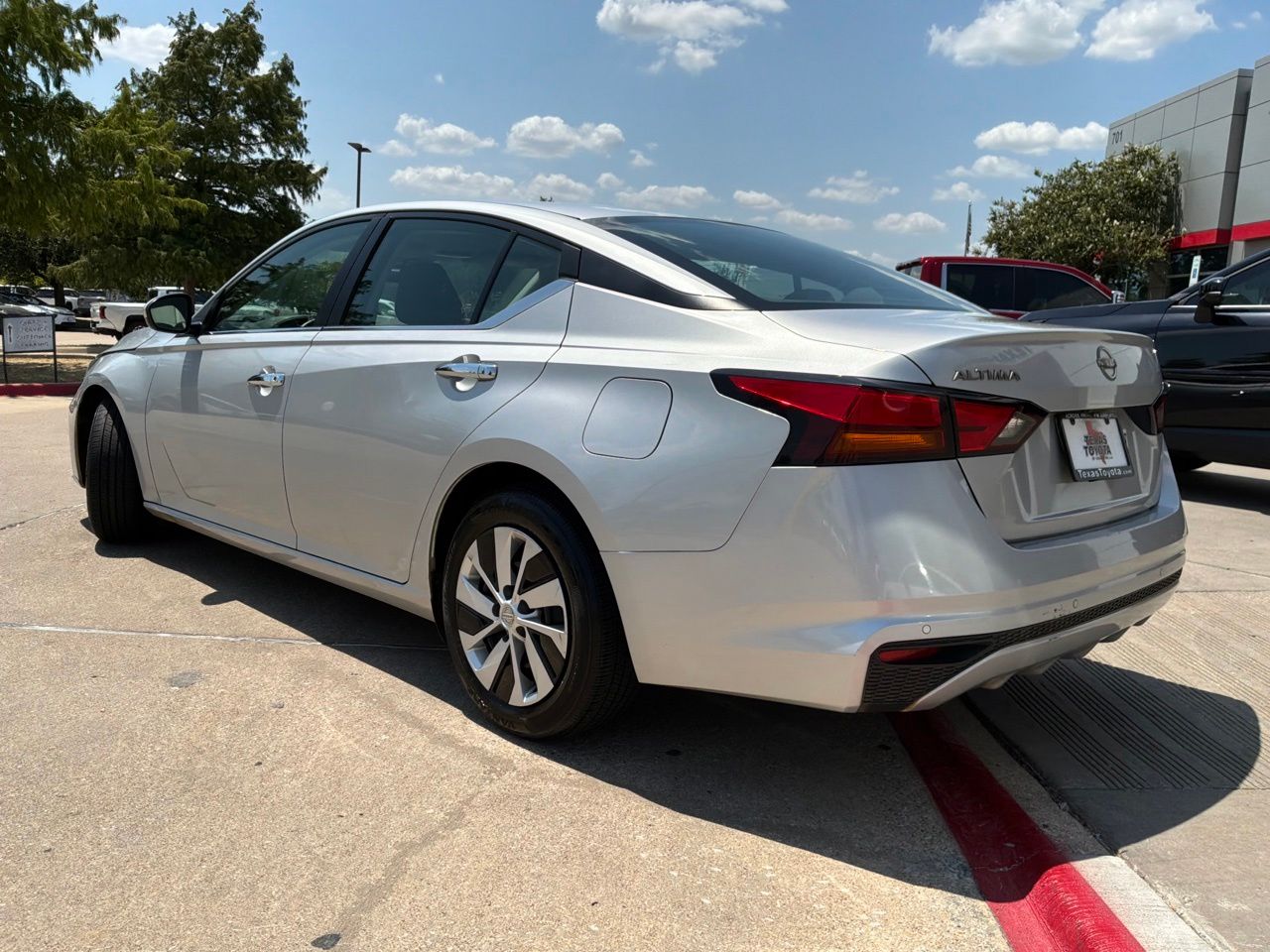 2023 Nissan Altima S - Photo 8