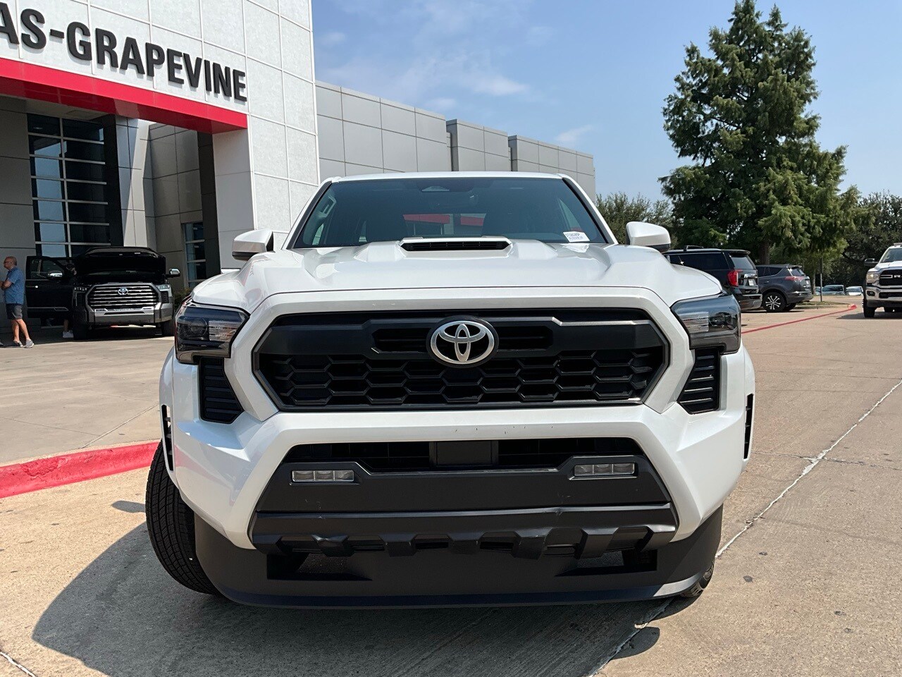 2025 Toyota Tacoma TRD Sport photo 3