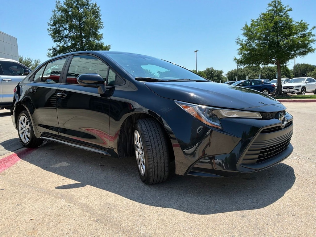 Used 2025 Toyota Corolla LE Sedan