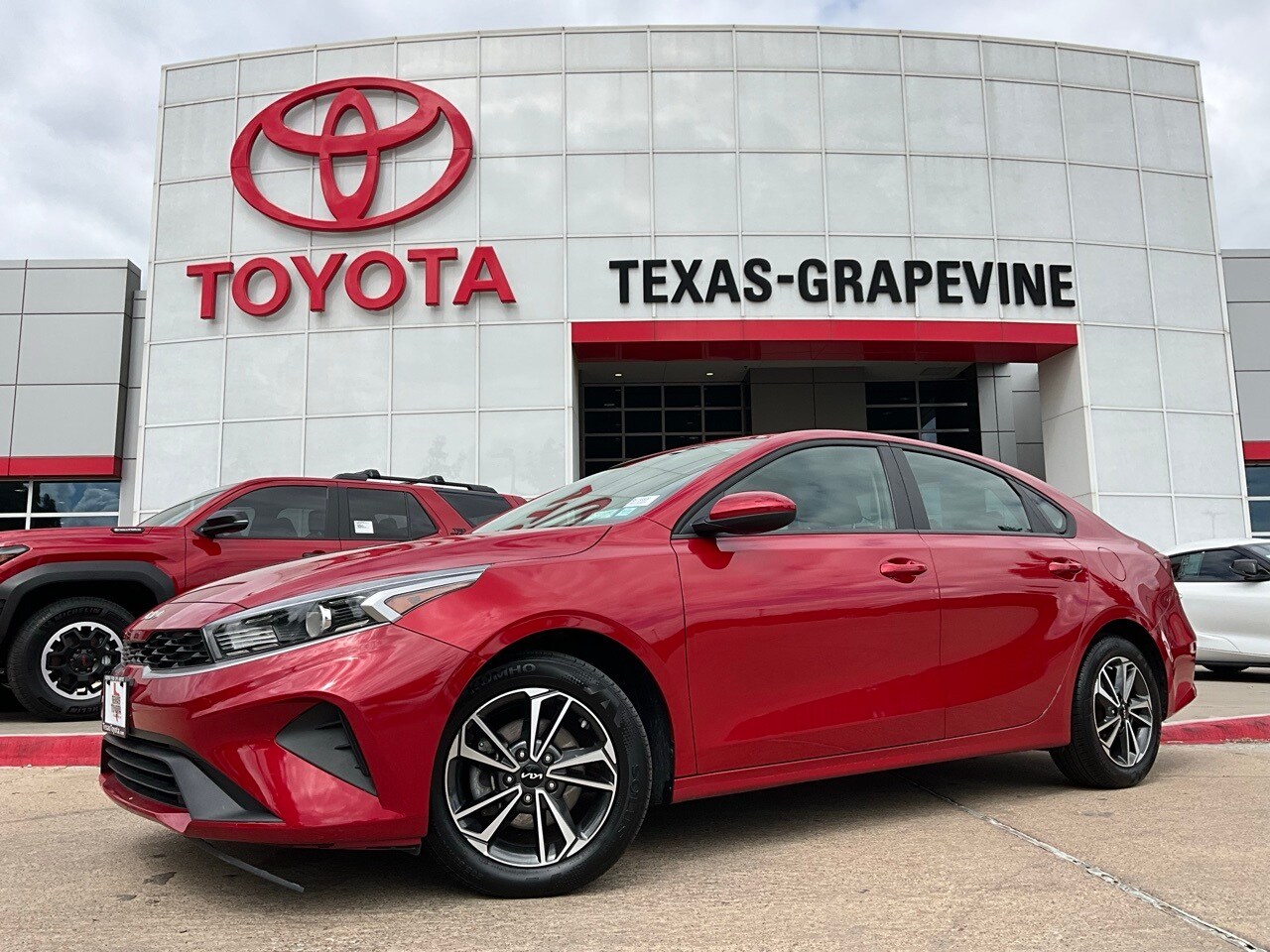 2024 Kia Forte LXS photo 2
