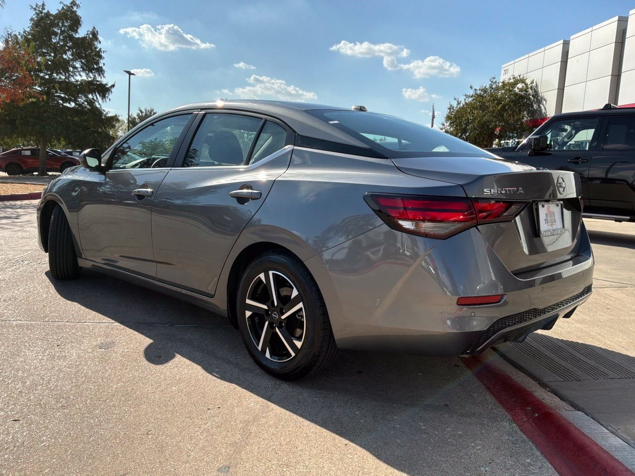 2025 Nissan Sentra SV - Photo 8