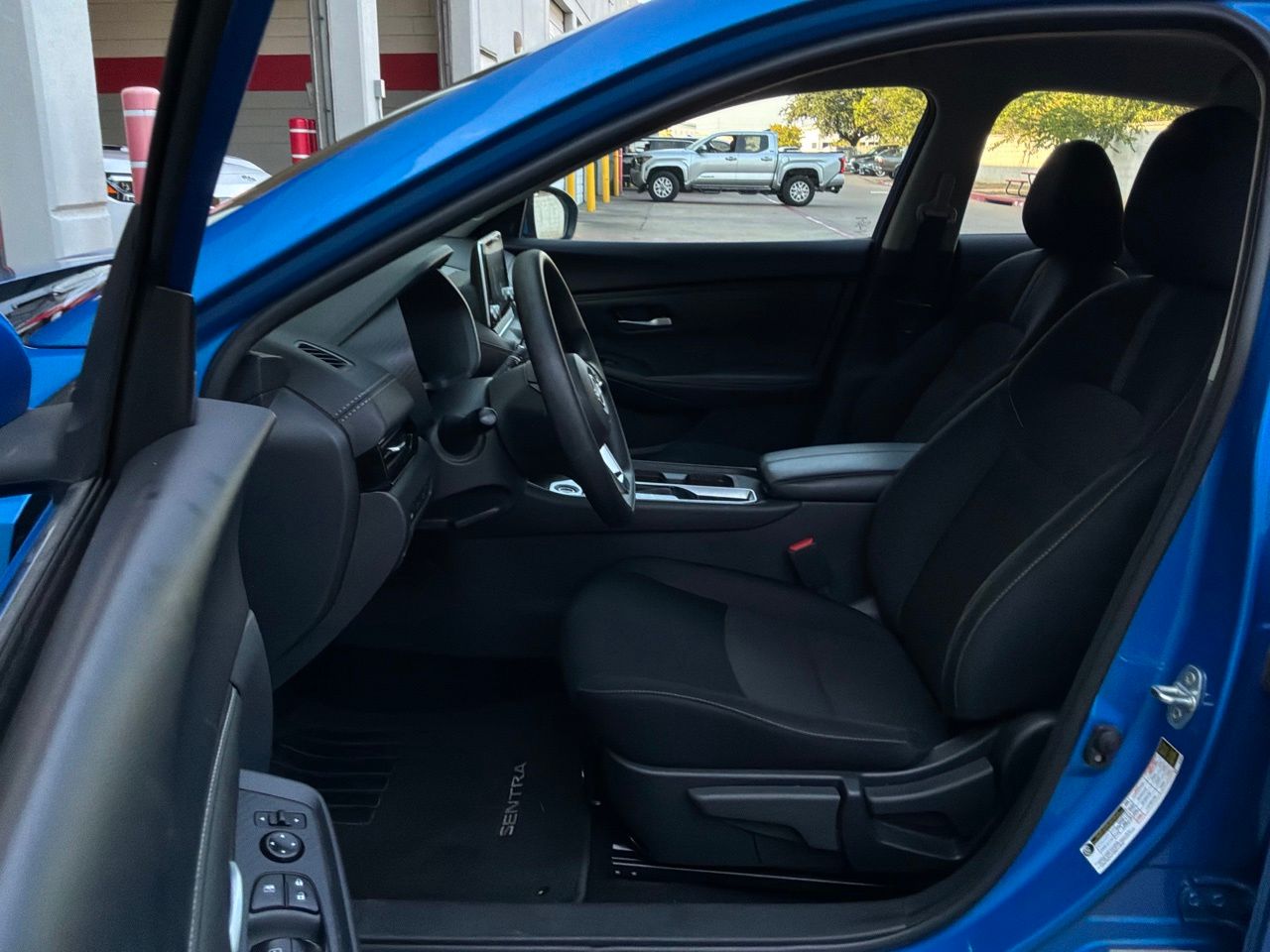 2025 Nissan Sentra SV - Photo 10