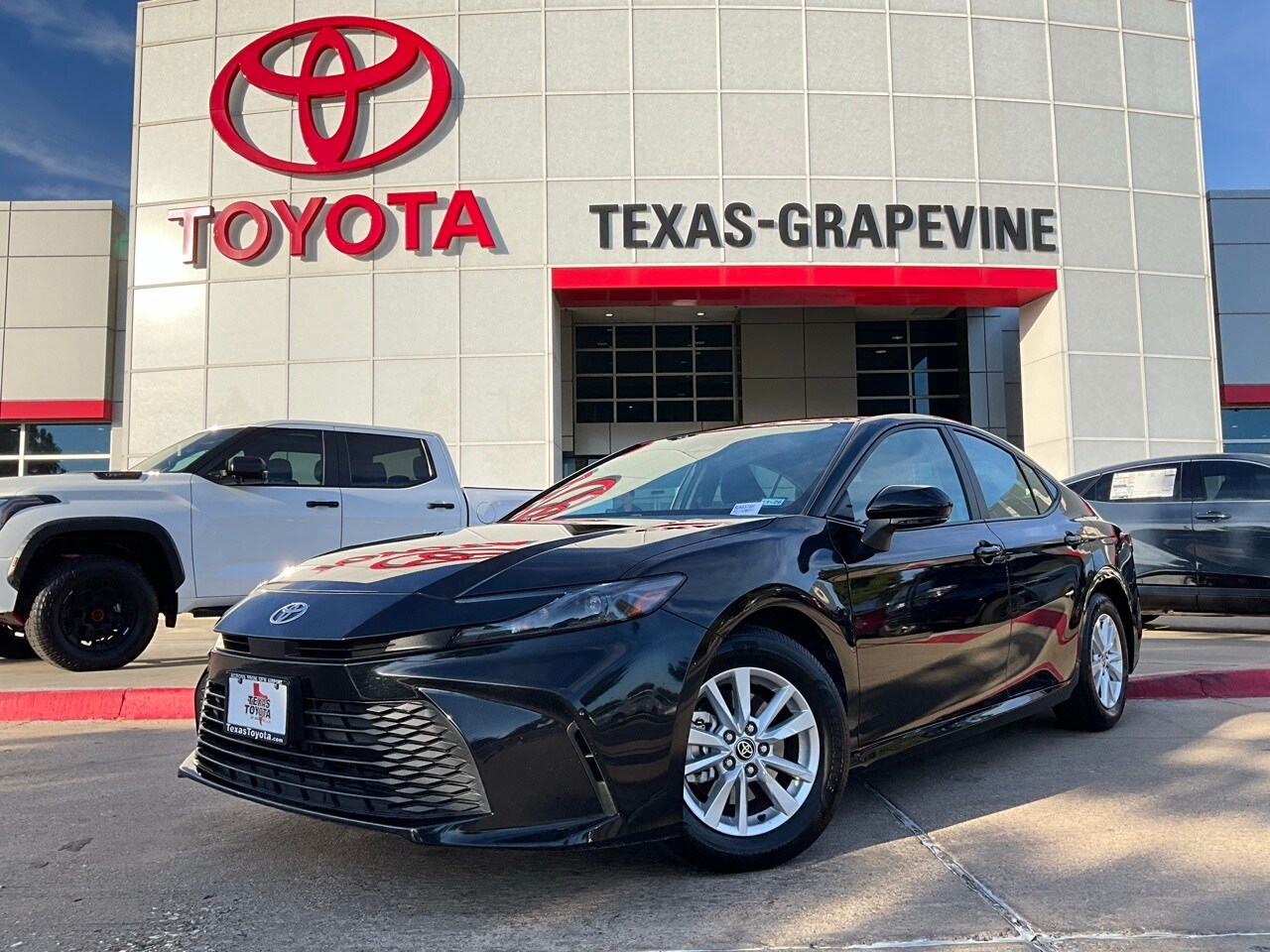 2025 Toyota Camry LE photo 2