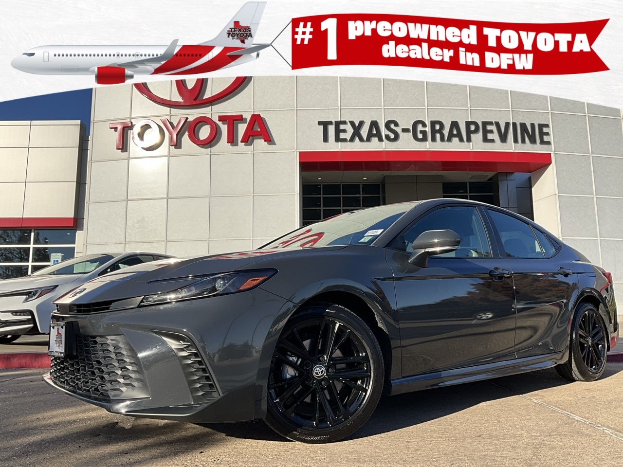 2025 Toyota Camry SE's photo