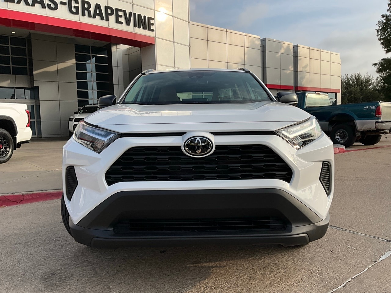 2025 Toyota RAV4 Hybrid LE photo 3