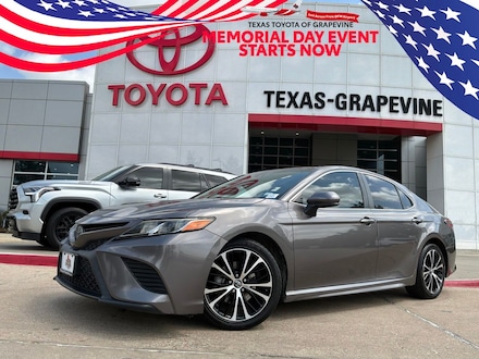 2018 Toyota Camry SE Sedan