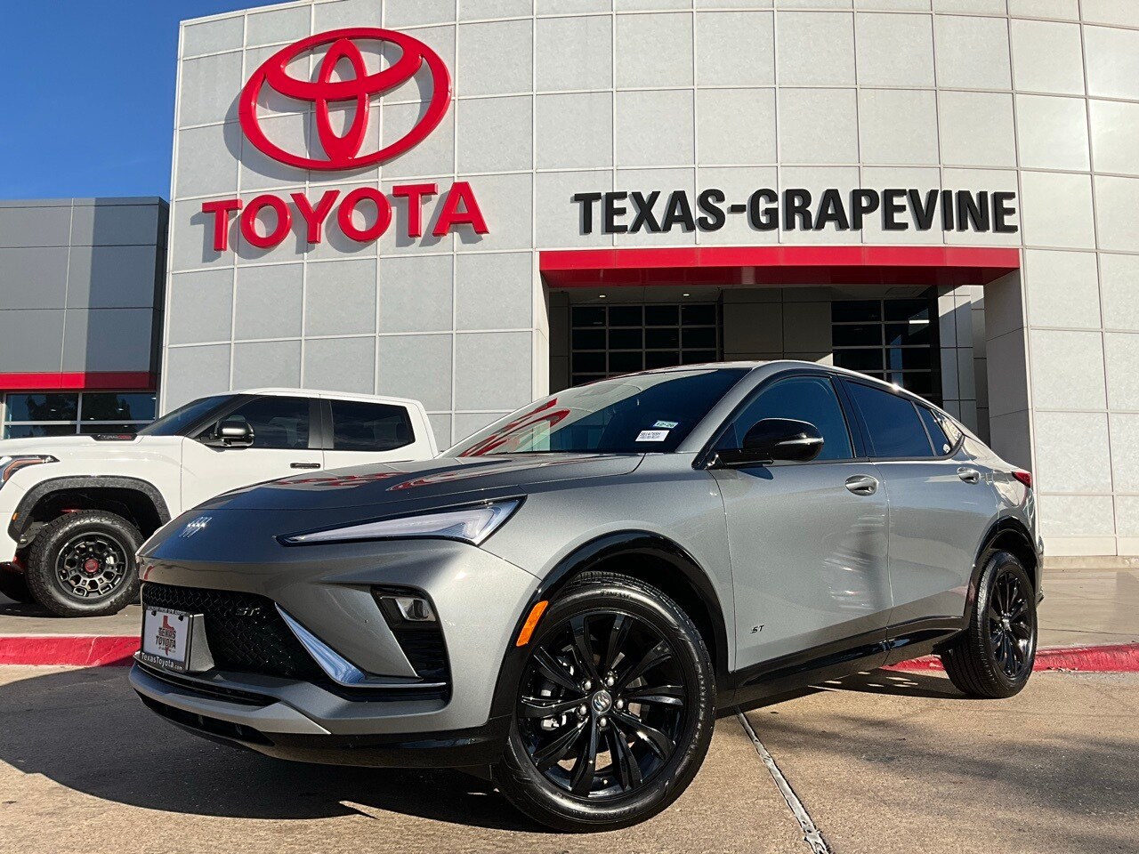 2025 Buick Envista ST photo 2