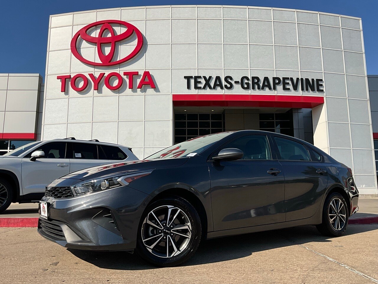 2024 Kia Forte LXS photo 2