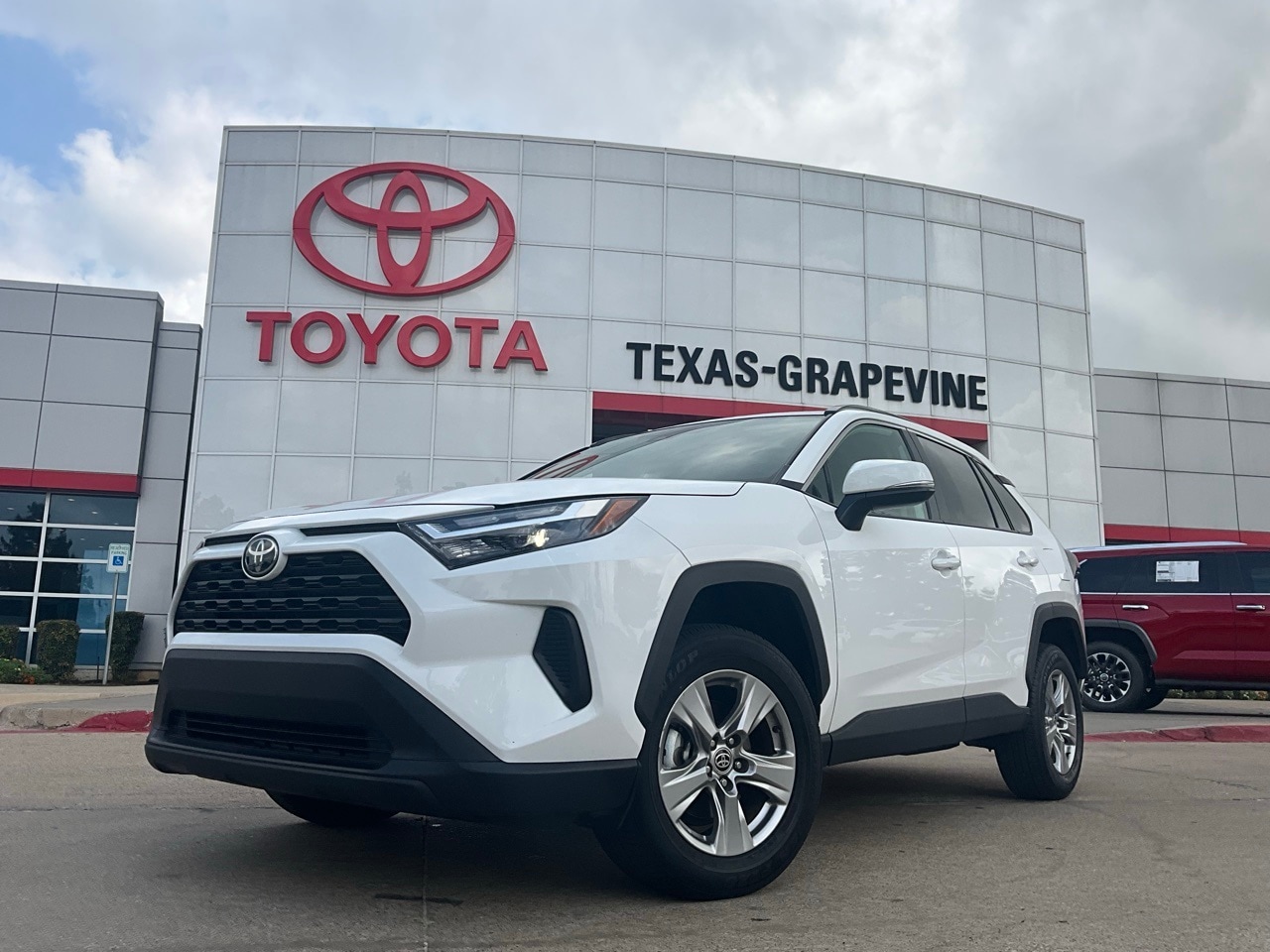 Used 2023 Toyota RAV4 XLE with VIN 2T3W1RFV0PC227131 for sale in Grapevine, TX