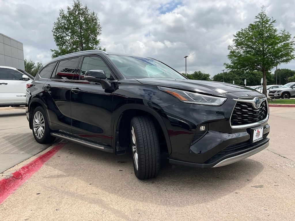 Used 2023 Toyota Highlander Hybrid Platinum SUV