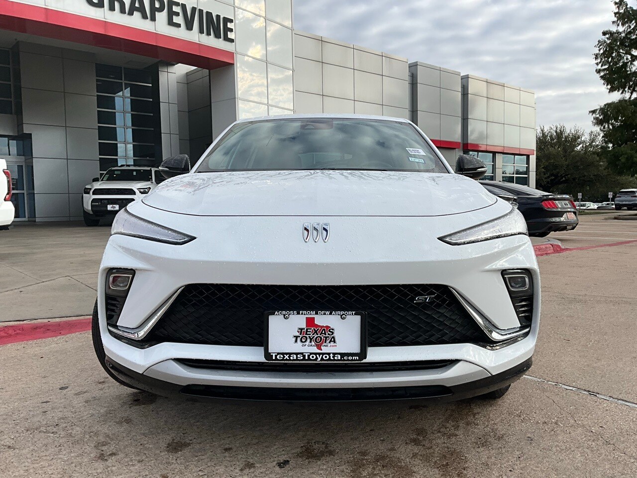 2025 Buick Envista ST photo 3