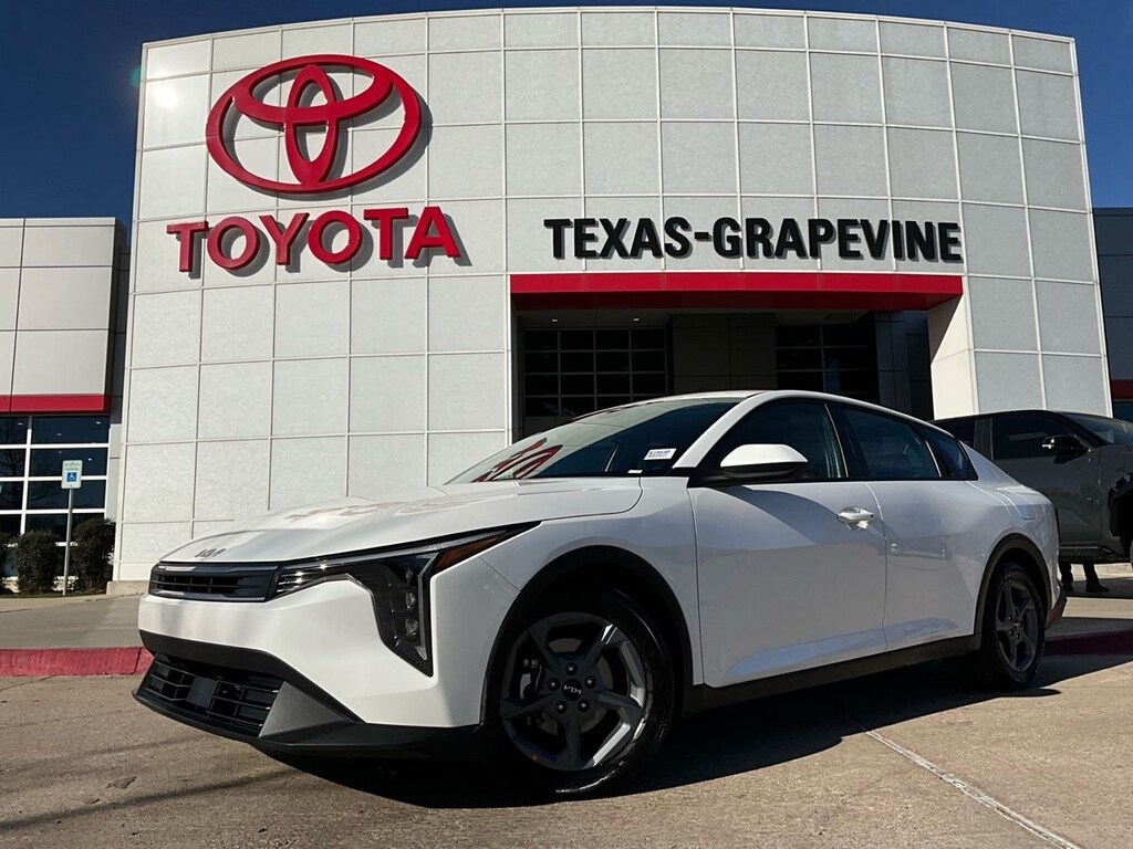 Used 2025 Kia K4 LXS Sedan