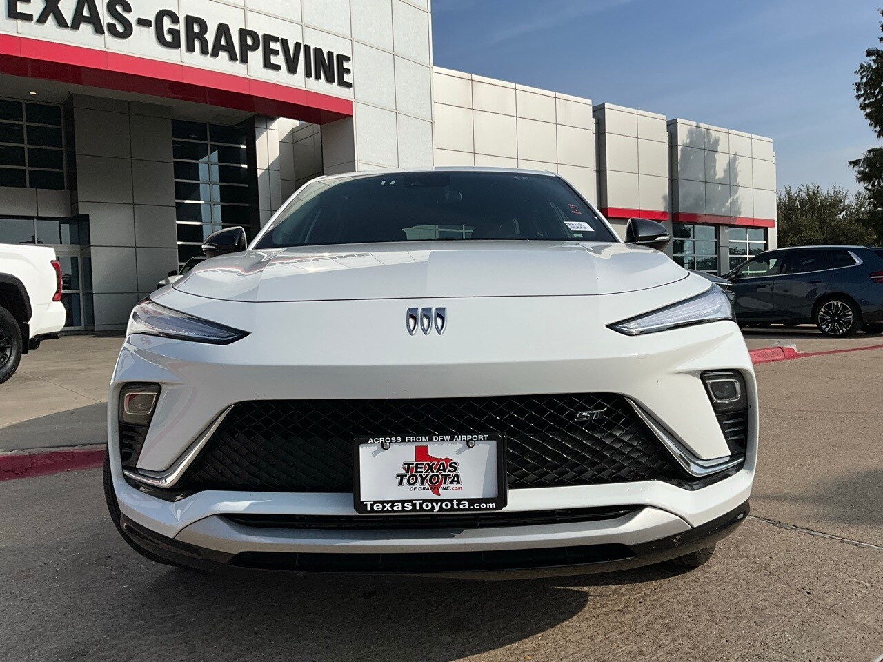 2025 Buick Envista ST photo 3