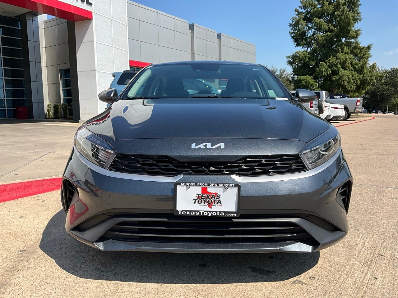 2024 Kia Forte LXS photo 3
