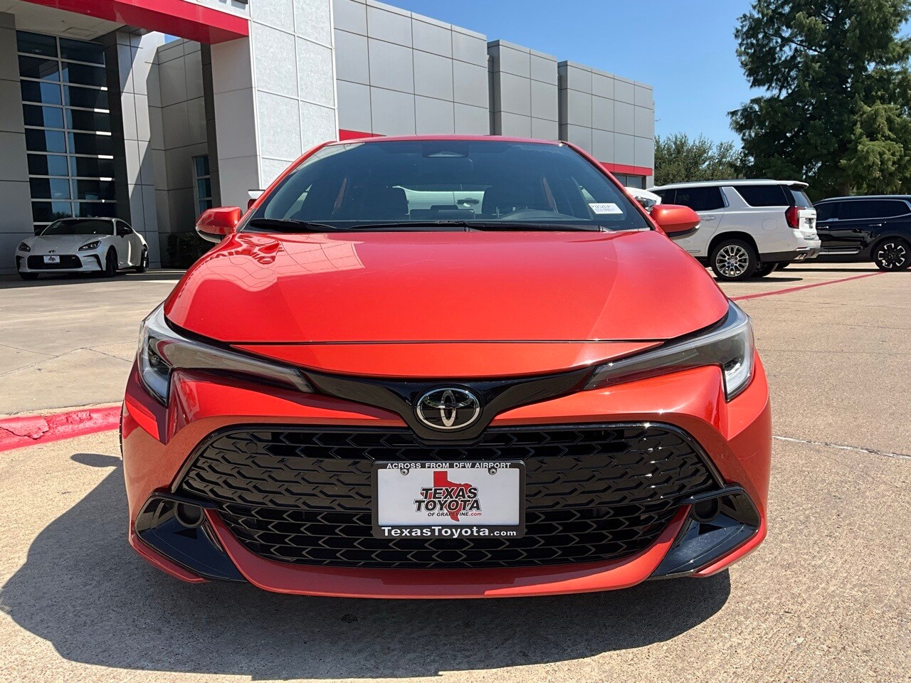 2023 Toyota Corolla SE photo 3